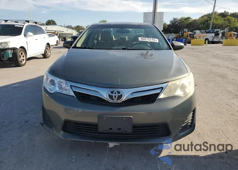 2012 Toyota Camry Base z USA, uszkodzony, nr VIN 4T1BF1FK2CU513216